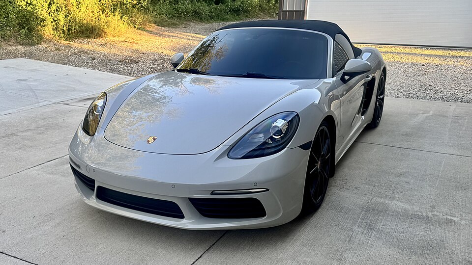 Porsche 718 Boxster S in Kreide, Frontansicht